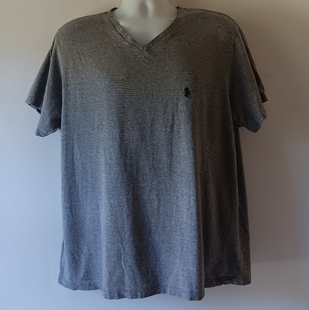 U.S.Polo ASSN.men's gray short-sleeve v-neck t-shirt size XL